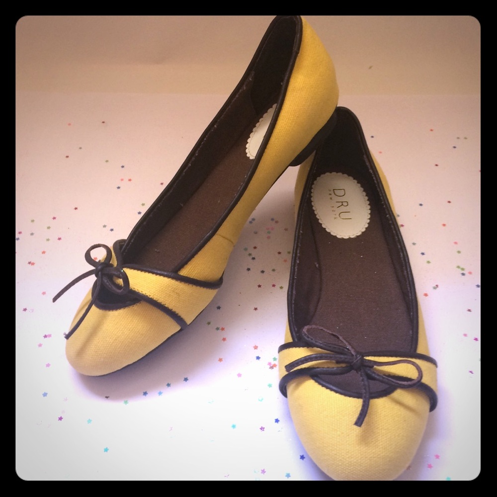☀️ Yellow and brown Dru New York shoes ☀️